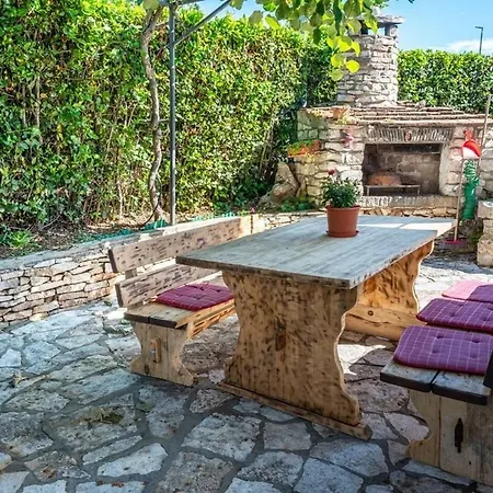 With Parking Space - 24730 Rovinj